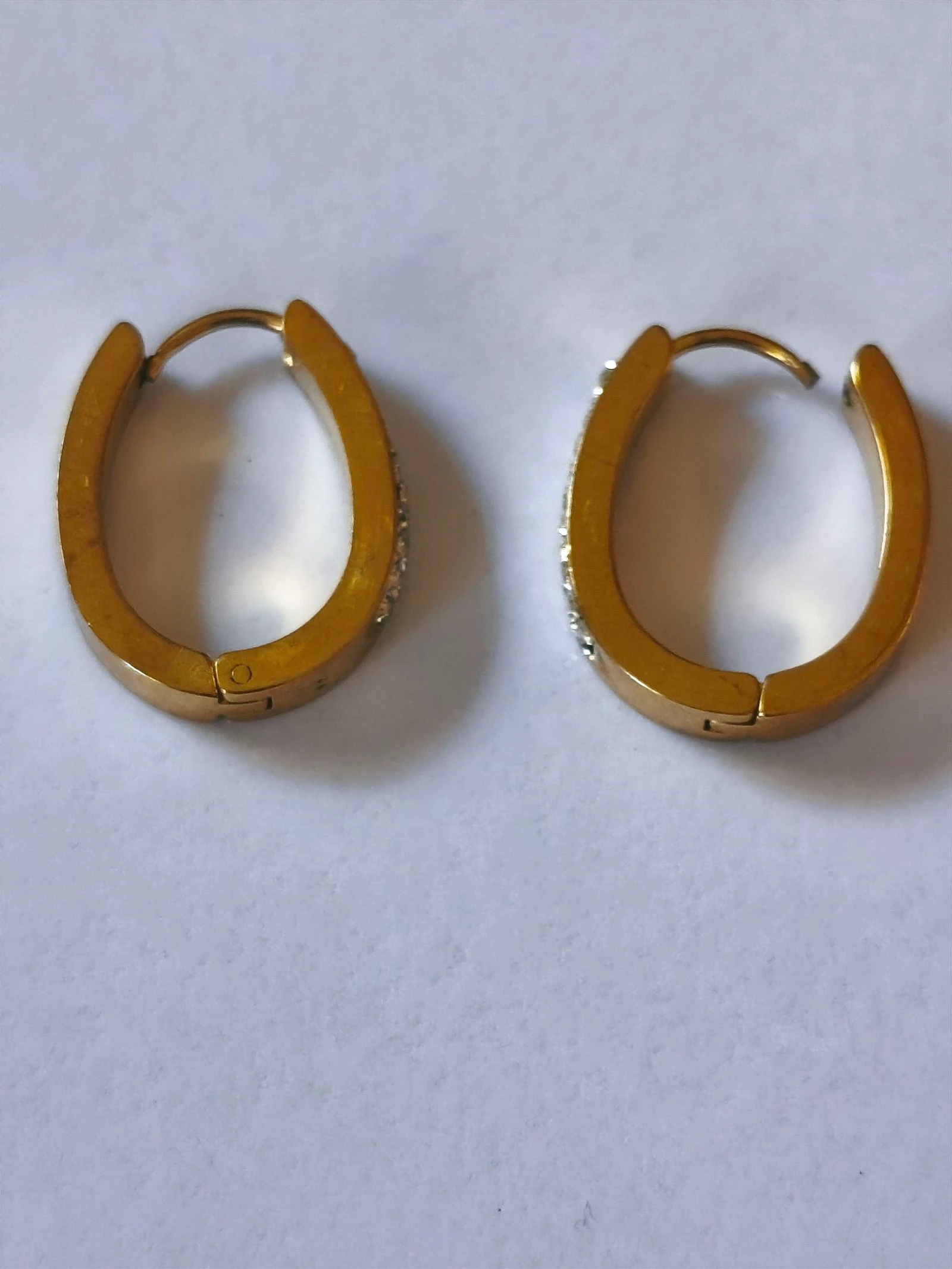 Par de pendientes acero inoxidable dorado con circonitas – photo 3